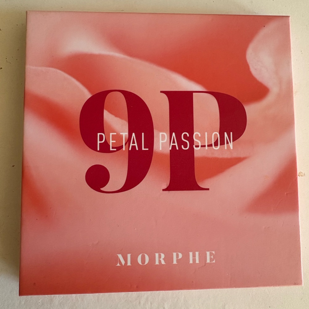 Morphe Petal Passion in Pink and Red